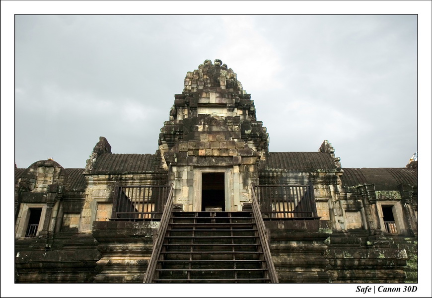 2006 - 07 - Temple angkor - Baphuon 03